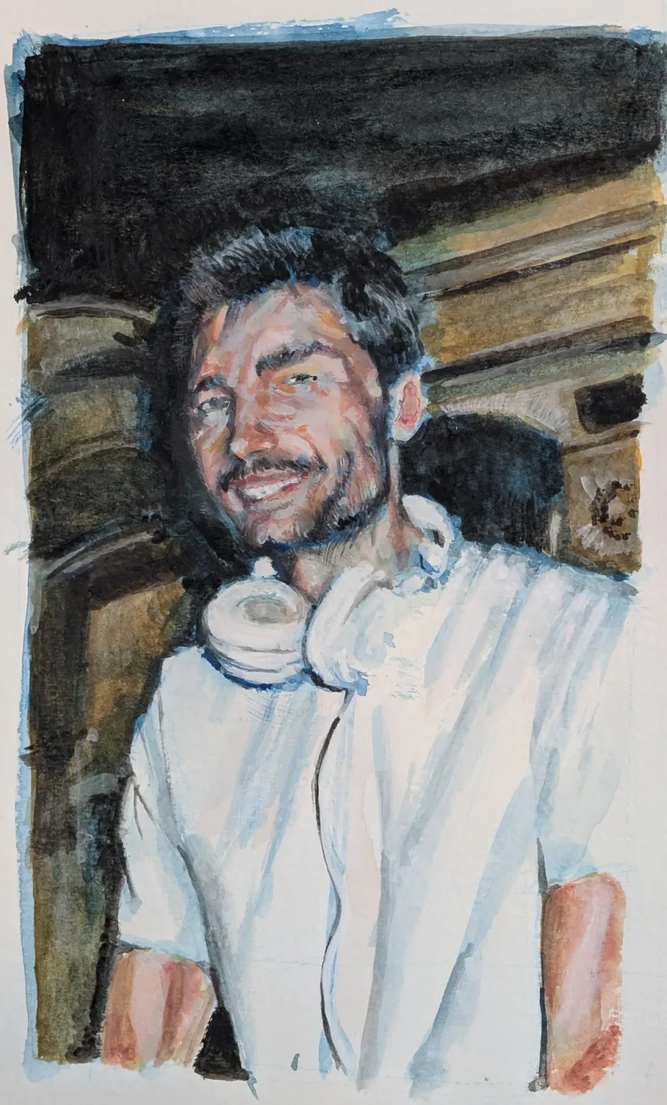 Webmaster, Aquarelle et gouache, techniques mixtes, 2026, 13 × 21 cm, peinture d'Aurian Guerard des Lauriers. Un homme souriant, un casque blanc autour du cou.